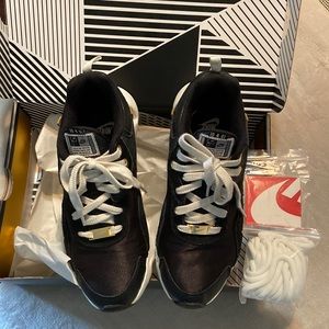 NIKE RYZ 365 II SDC Sneaker